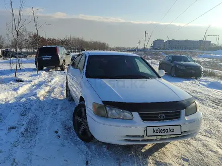 Toyota Camry 2001 года за 3 500 000 тг. в Алматы – фото 2