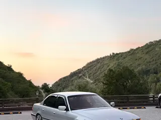BMW 728