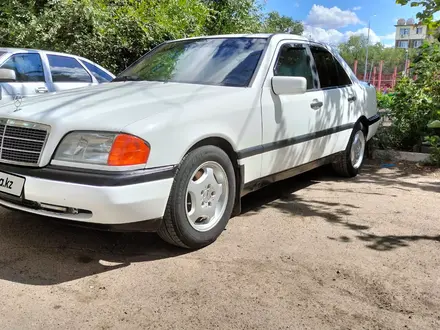 Mercedes-Benz C 180 1994 года за 2 600 000 тг. в Уральск – фото 2