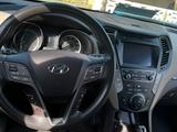 Hyundai Santa Fe 2016 годаүшін10 500 000 тг. в Семей – фото 4