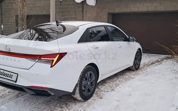 Hyundai Elantra 2022 года за 9 650 000 тг. в Астана