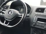 Volkswagen Polo 2017 годаүшін6 000 000 тг. в Актау – фото 4