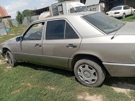 Mercedes-Benz E 230 1991 года за 400 000 тг. в Алматы