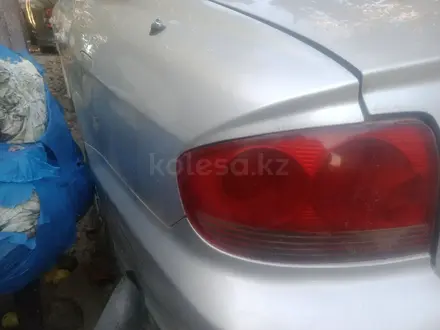 Hyundai Sonata 2004 года за 1 200 000 тг. в Алматы – фото 4