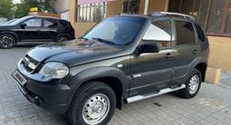 Chevrolet Niva 2012 года за 1 800 000 тг. в Уральск – фото 2