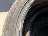 Шины зимние bridgestone blizzak за 250 000 тг. в Шымкент – фото 2