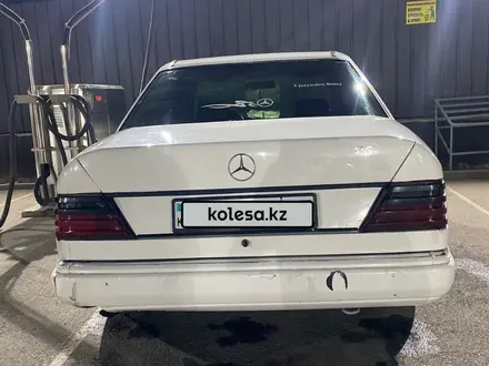 Mercedes-Benz E 230 1992 года за 850 000 тг. в Алматы