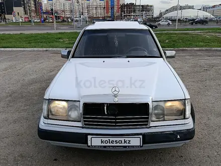 Mercedes-Benz E 260 1990 года за 2 000 000 тг. в Астана