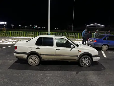 Volkswagen Vento 1992 года за 700 000 тг. в Шиели – фото 2