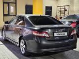 Toyota Camry 2011 года за 6 600 000 тг. в Туркестан – фото 2