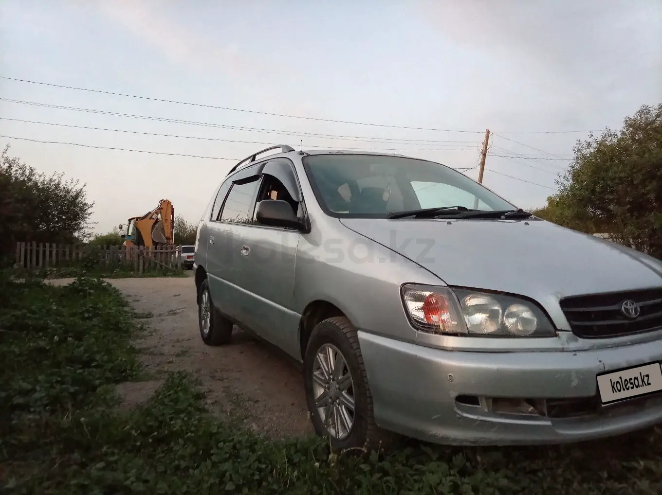 Toyota Ipsum, 1998
