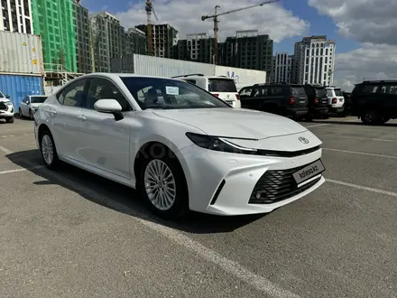 Toyota Camry 2024 года за 18 800 000 тг. в Астана – фото 2