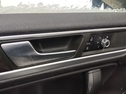 Volkswagen Touareg 2012 года за 10 000 000 тг. в Астана – фото 11
