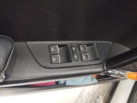 Volkswagen Touareg 2012 года за 10 000 000 тг. в Астана – фото 13