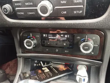 Volkswagen Touareg 2012 года за 10 000 000 тг. в Астана – фото 20