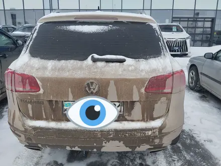Volkswagen Touareg 2012 года за 10 000 000 тг. в Астана – фото 2