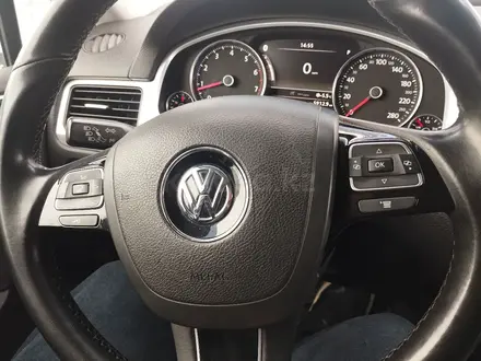 Volkswagen Touareg 2012 года за 10 000 000 тг. в Астана – фото 33