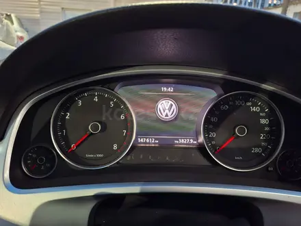 Volkswagen Touareg 2012 года за 10 000 000 тг. в Астана – фото 46