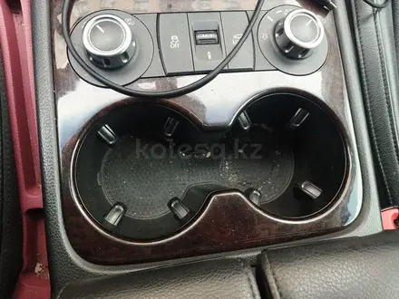 Volkswagen Touareg 2012 года за 10 000 000 тг. в Астана – фото 5