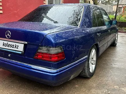 Mercedes-Benz E 220 1995 года за 1 750 000 тг. в Шымкент – фото 4