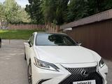 Lexus ES 350 2019 года за 21 700 000 тг. в Алматы – фото 3