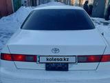 Toyota Camry 1998 годаүшін2 900 000 тг. в Семей – фото 3