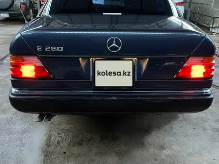 Mercedes-Benz E 280 1993 года за 3 300 000 тг. в Шымкент – фото 2