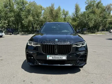 BMW X7 2021 года за 42 000 000 тг. в Астана