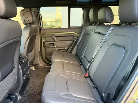 Land Rover Defender X-Dynamic SE 2025 года за 81 631 000 тг. в Алматы – фото 13