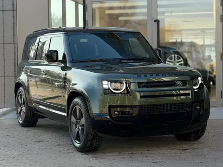 Land Rover Defender X-Dynamic SE 2025 года за 81 631 000 тг. в Алматы – фото 3