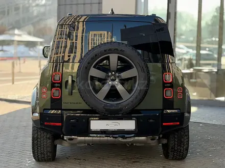 Land Rover Defender X-Dynamic SE 2025 года за 81 631 000 тг. в Алматы – фото 5