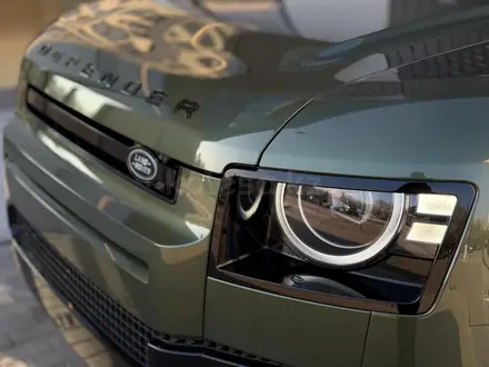 Land Rover Defender X-Dynamic SE 2025 года за 81 631 000 тг. в Алматы – фото 9