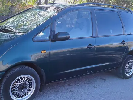 Volkswagen Sharan 1996 года за 1 000 000 тг. в Кентау – фото 2