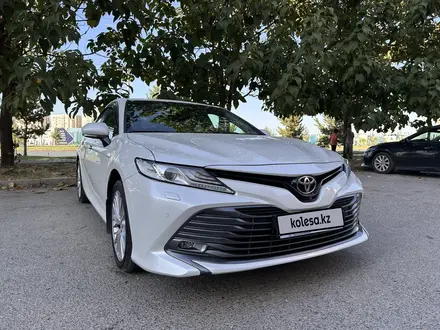 Toyota Camry 2019 года за 17 000 000 тг. в Шымкент – фото 2