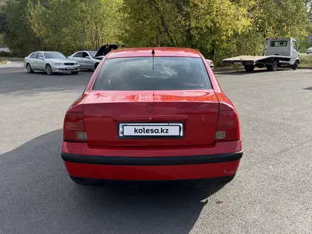 Volkswagen Passat 1997 года за 1 200 000 тг. в Караганда – фото 5