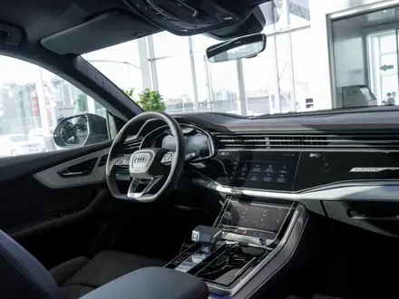 Audi Q8 55 TFSI Quattro 2026 года за 64 750 000 тг. в Алматы – фото 24