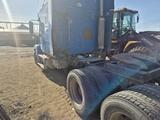 Freightliner  FLC 2001 годаүшін6 000 000 тг. в Щучинск – фото 2