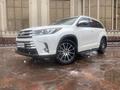 Toyota Highlander 2017 годаfor22 000 000 тг. в Шымкент