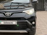 Toyota RAV4 2018 года за 10 000 000 тг. в Шымкент – фото 4