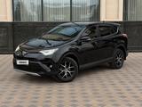 Toyota RAV4 2018 года за 10 000 000 тг. в Шымкент – фото 2