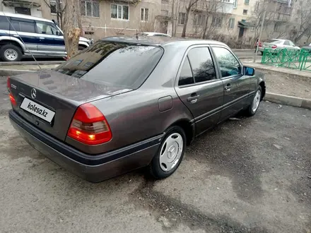 Mercedes-Benz C 280 1995 года за 1 800 000 тг. в Алматы – фото 3
