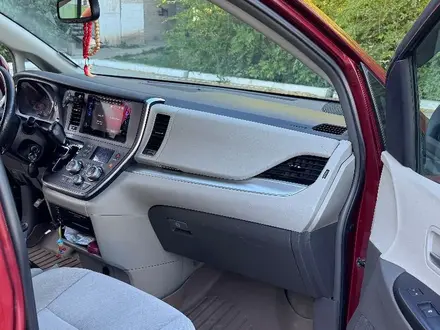 Toyota Sienna 2016 года за 12 000 000 тг. в Уральск – фото 19