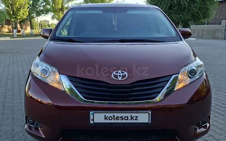 Toyota Sienna 2016 года за 12 000 000 тг. в Уральск