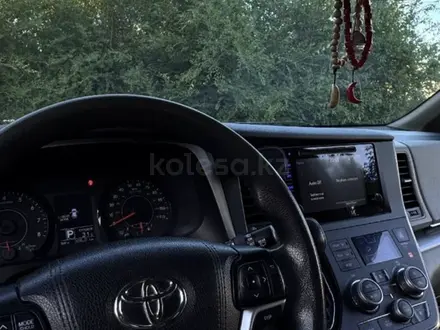 Toyota Sienna 2016 года за 12 000 000 тг. в Уральск – фото 21