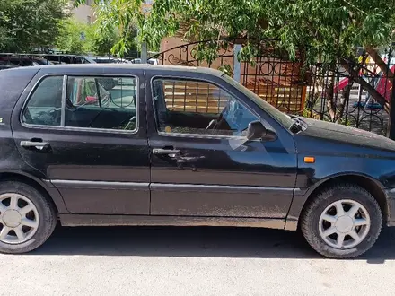 Volkswagen Golf 1995 года за 1 500 000 тг. в Астана – фото 3