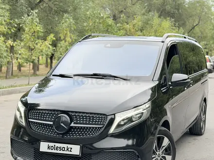 Mercedes-Benz V 250 2017 года за 28 000 000 тг. в Алматы