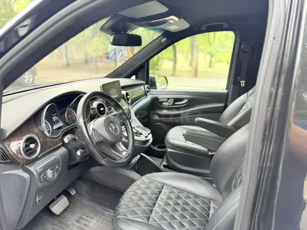 Mercedes-Benz V 250 2017 года за 28 000 000 тг. в Алматы – фото 28