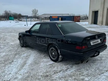 Mercedes-Benz E 220 1994 года за 1 000 001 тг. в Караганда – фото 5