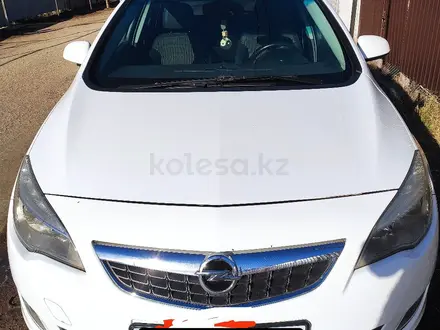 Opel Astra 2010 года за 4 200 000 тг. в Уральск – фото 2