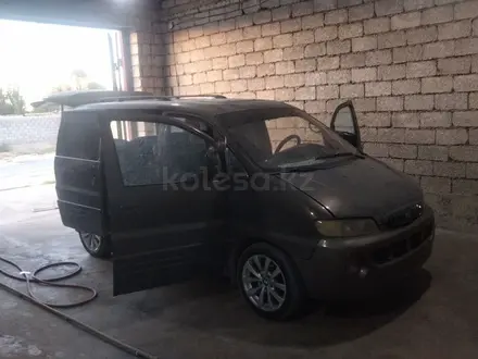 Hyundai Starex 1998 года за 1 000 000 тг. в Туркестан – фото 2